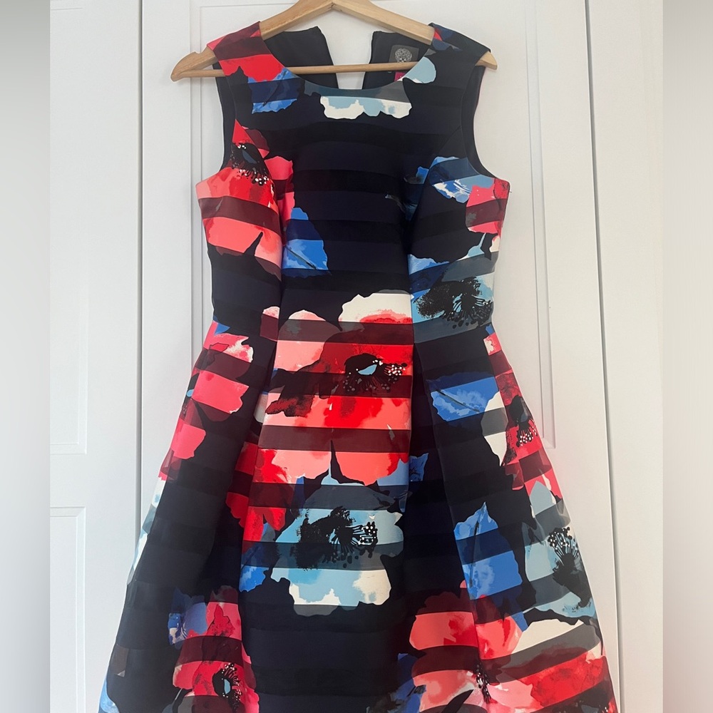 Vince Camuto dress. 6 / M